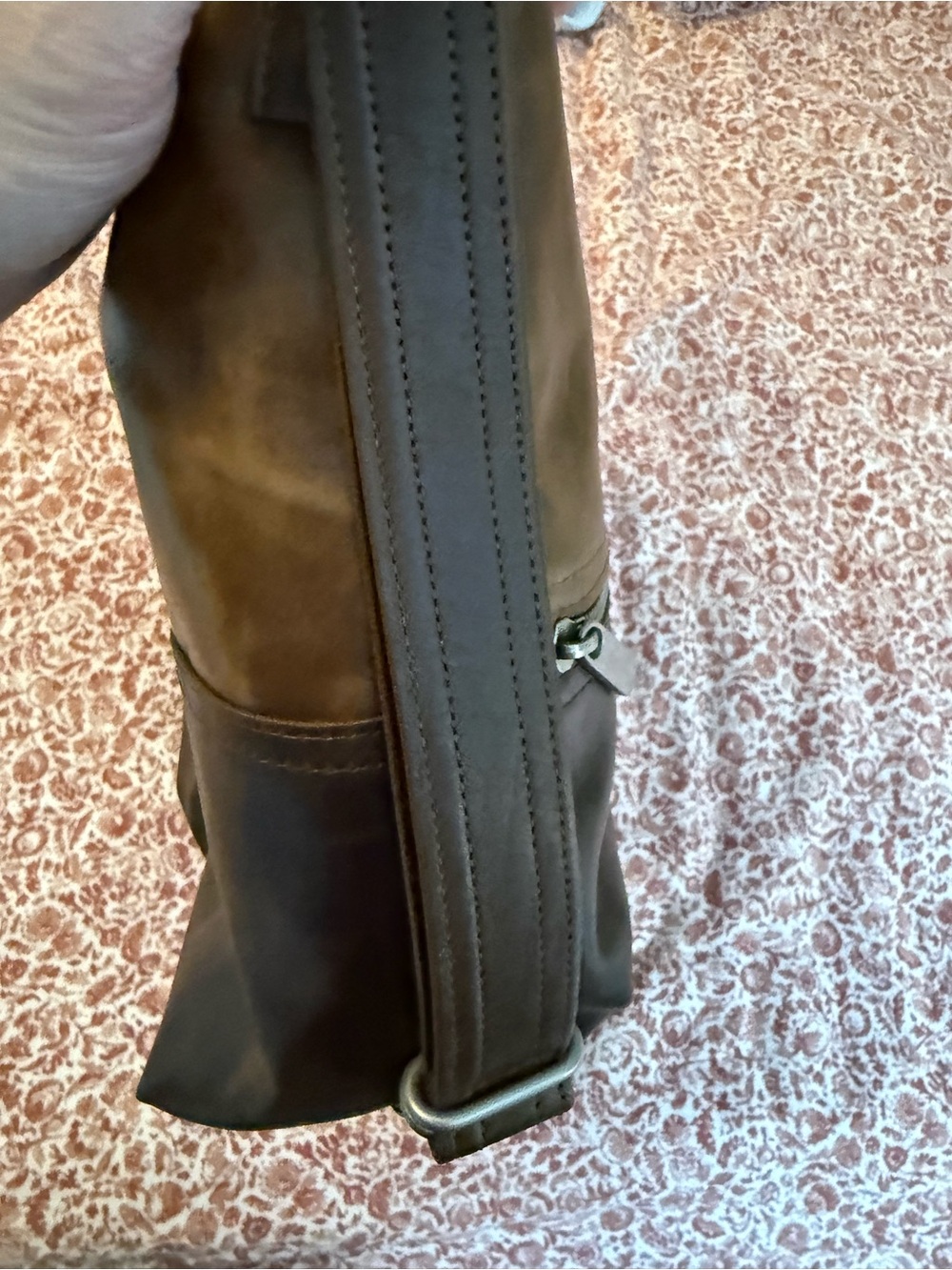 Rough & Tumble Large City Safari in Bourbon + Selkie with clip on strap - Picture 10 of 16
